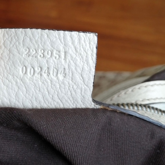 GUCCI DRAWSTRING GG HOBO - Picture 8 of 16